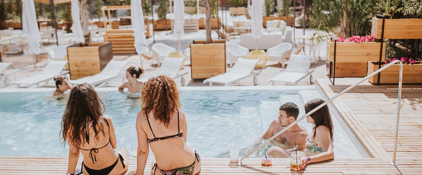 Piscina adults