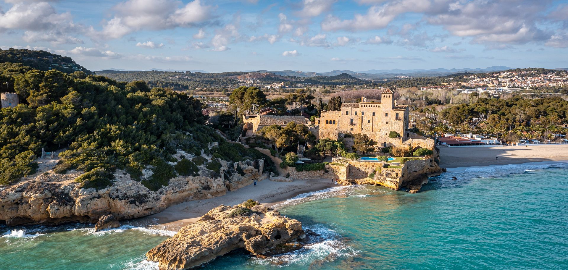 Calas y playas para disfrutar de la Costa Dorada