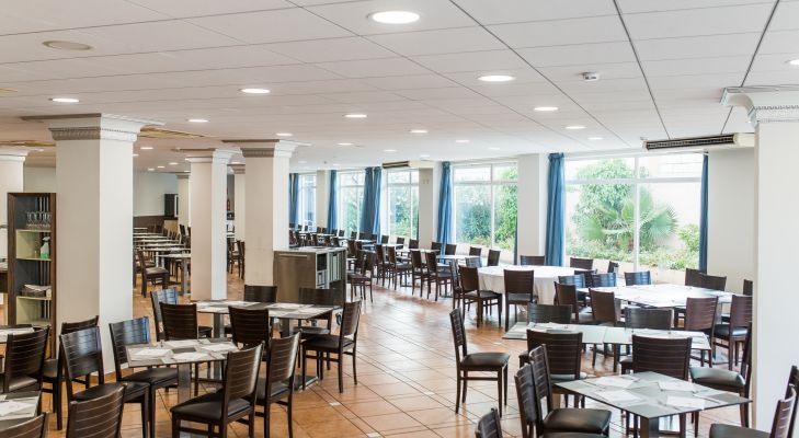 https://www.palaspineda.com/resources/img/imgTxt/hotel-palas-pineda-hotel-hotel-inferior-1_1_8_20.jpg