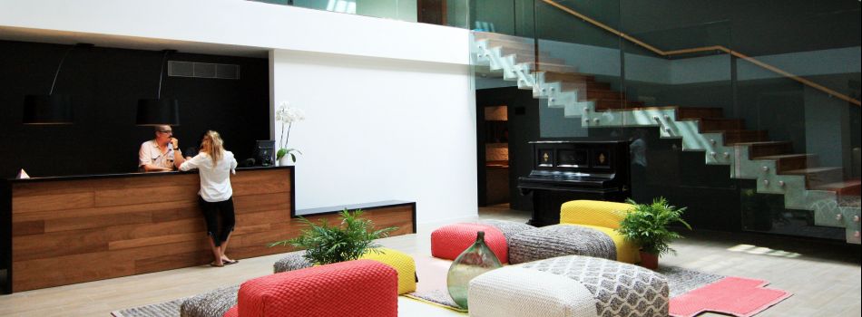 24-HOUR RECEPTION